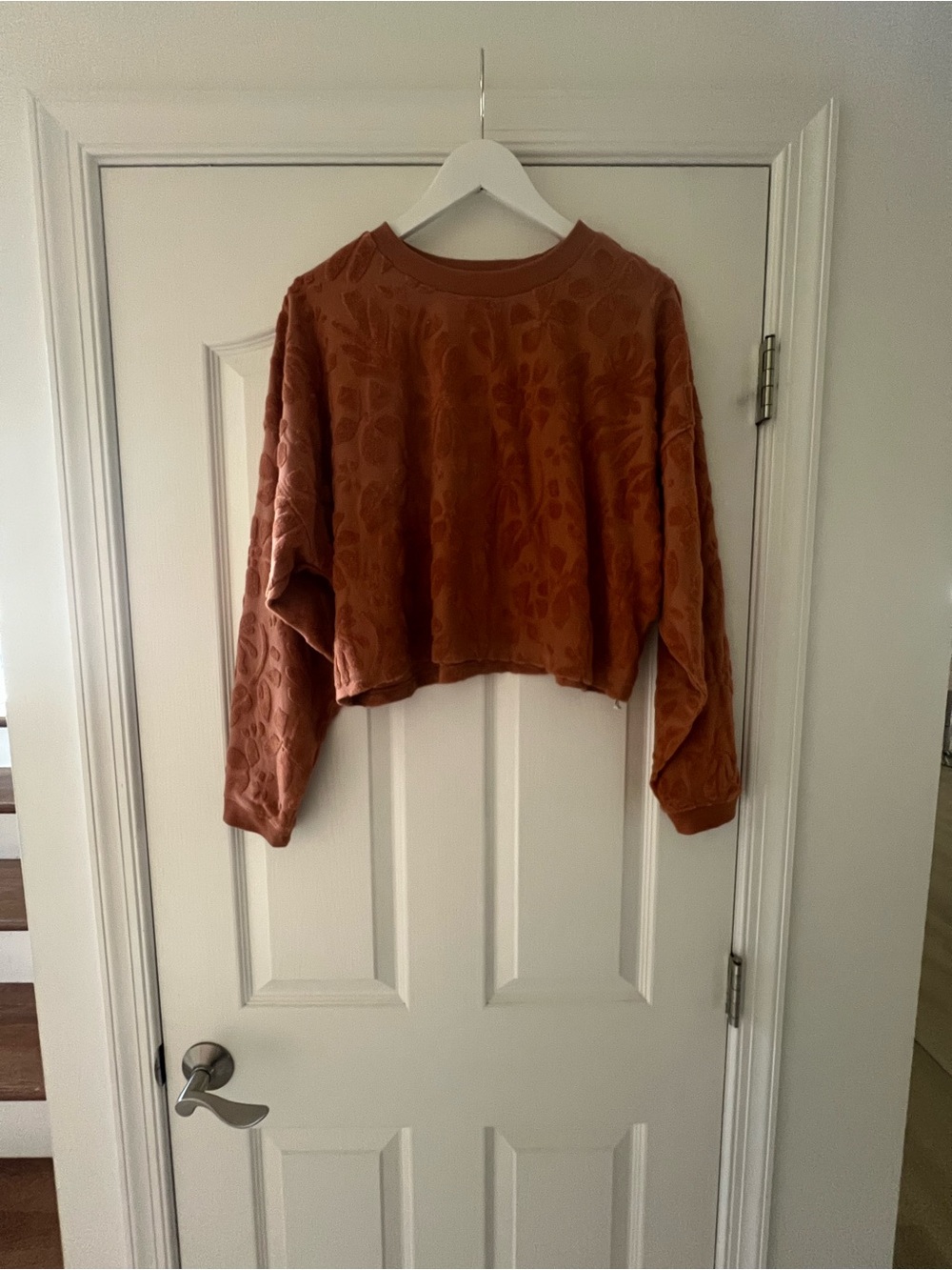 Billabong Cropped Velvet Jacquard Sweatshirt in Rust